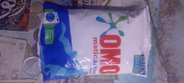 Lessive Poudre Omo matic active fresh 150g